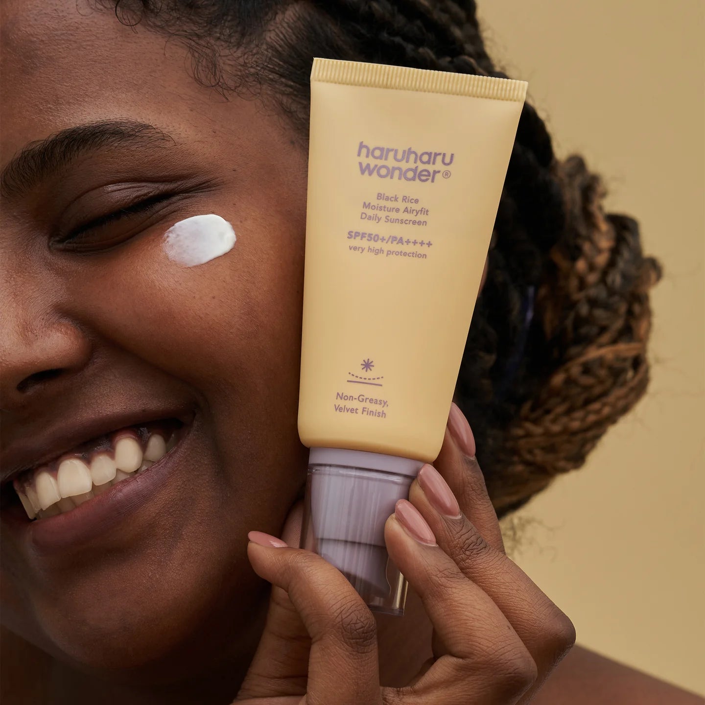 Moisture Airyfit Daily Sunscreen SPF50+ - SKINZA
