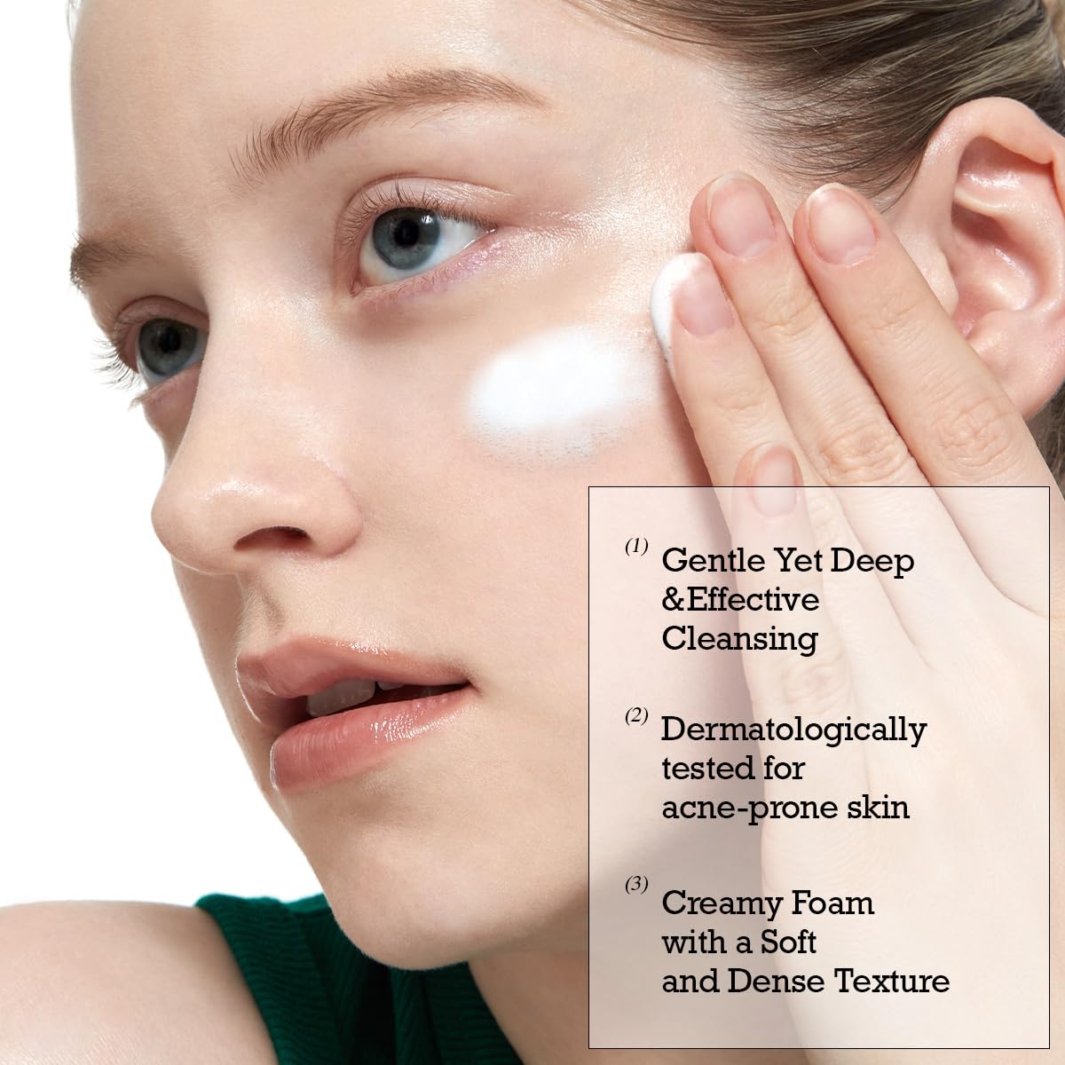 SKINZA ROUND LAB Soothing Facial Cleanser Pine with Cica bottle, 150 ml, showing the product label and packaging.