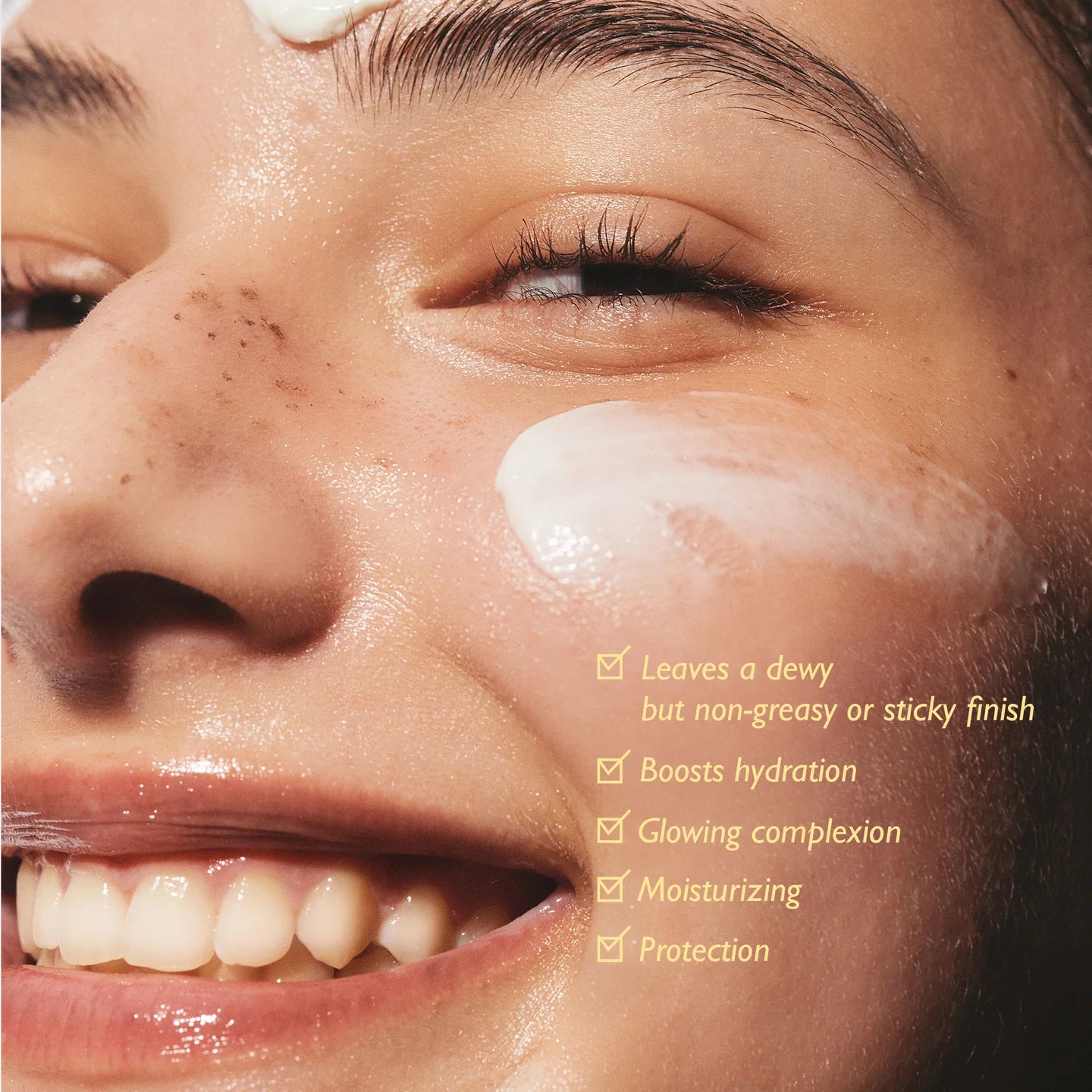 Moisture Airyfit Daily Sunscreen SPF50+ - SKINZA
